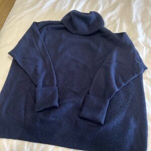 Banana Republic navy blue cashmere turtleneck